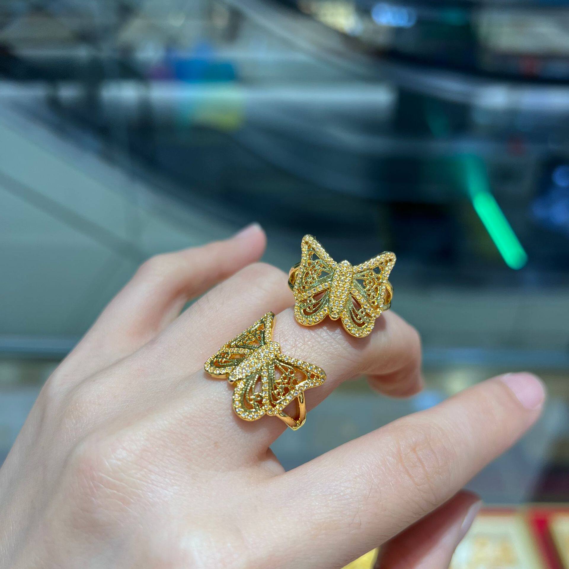 18K镂空花丝蝴蝶戒指au750时尚百搭轻奢小众送女友礼物
