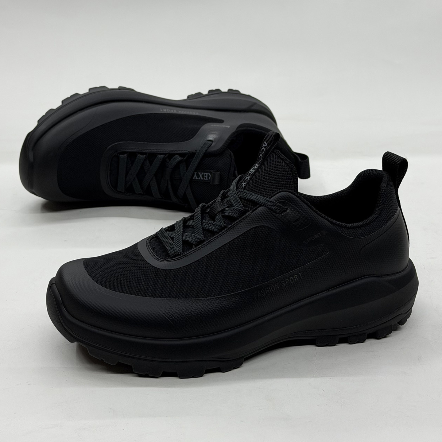 春季2026新款运动休闲男鞋轻便软底透气网面户外百搭系带健步鞋子