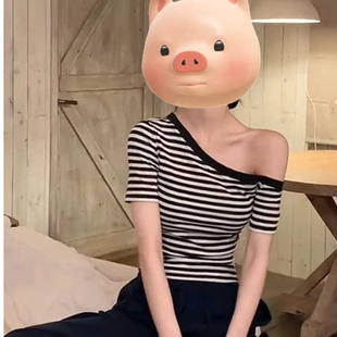 韩系斜肩条纹短袖t恤女夏天辣妹风露肩不对称设计感紧身显瘦上衣