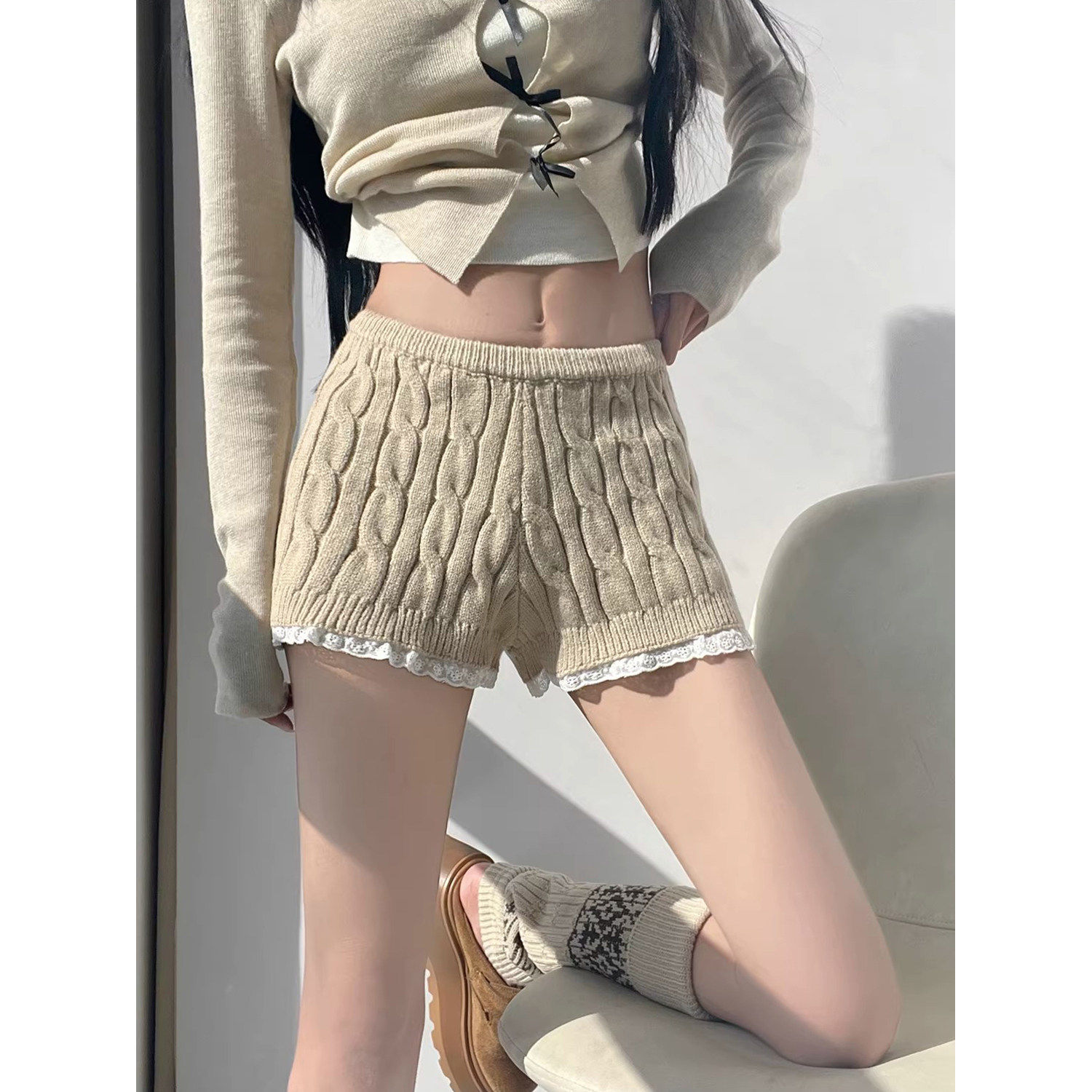 韩系针织麻花短裤女秋冬2026新款蕾丝花边高腰显瘦休闲裤芭蕾风
