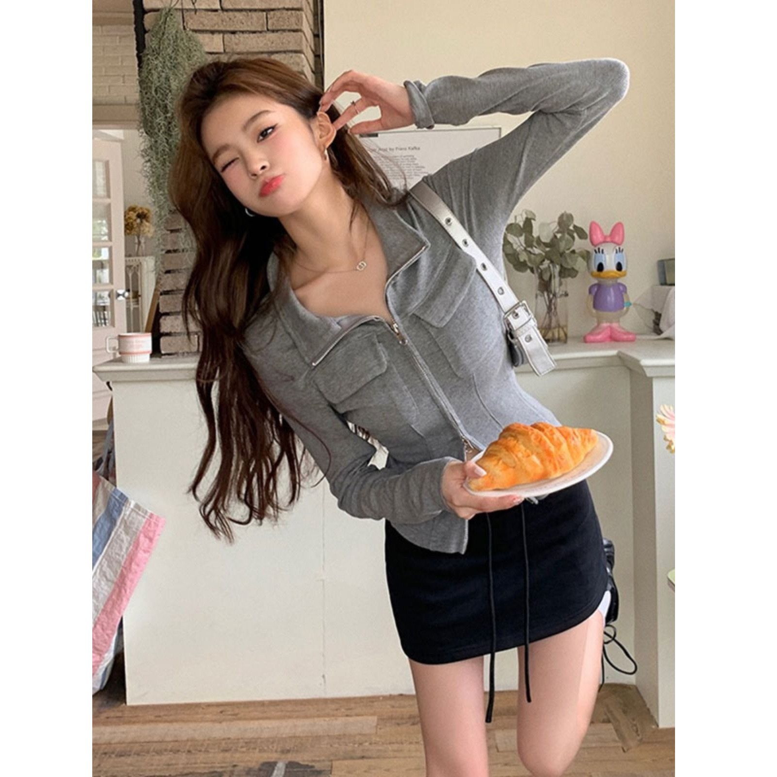 辣妹风翻领长袖T恤女2026新款春秋修身双拉链短款设计感气质上衣