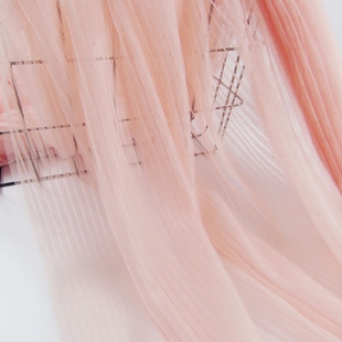 布料 虾粉色网眼百褶风琴皱褶涤纶网纱 蓬蓬裙婚纱面料1/0.5
