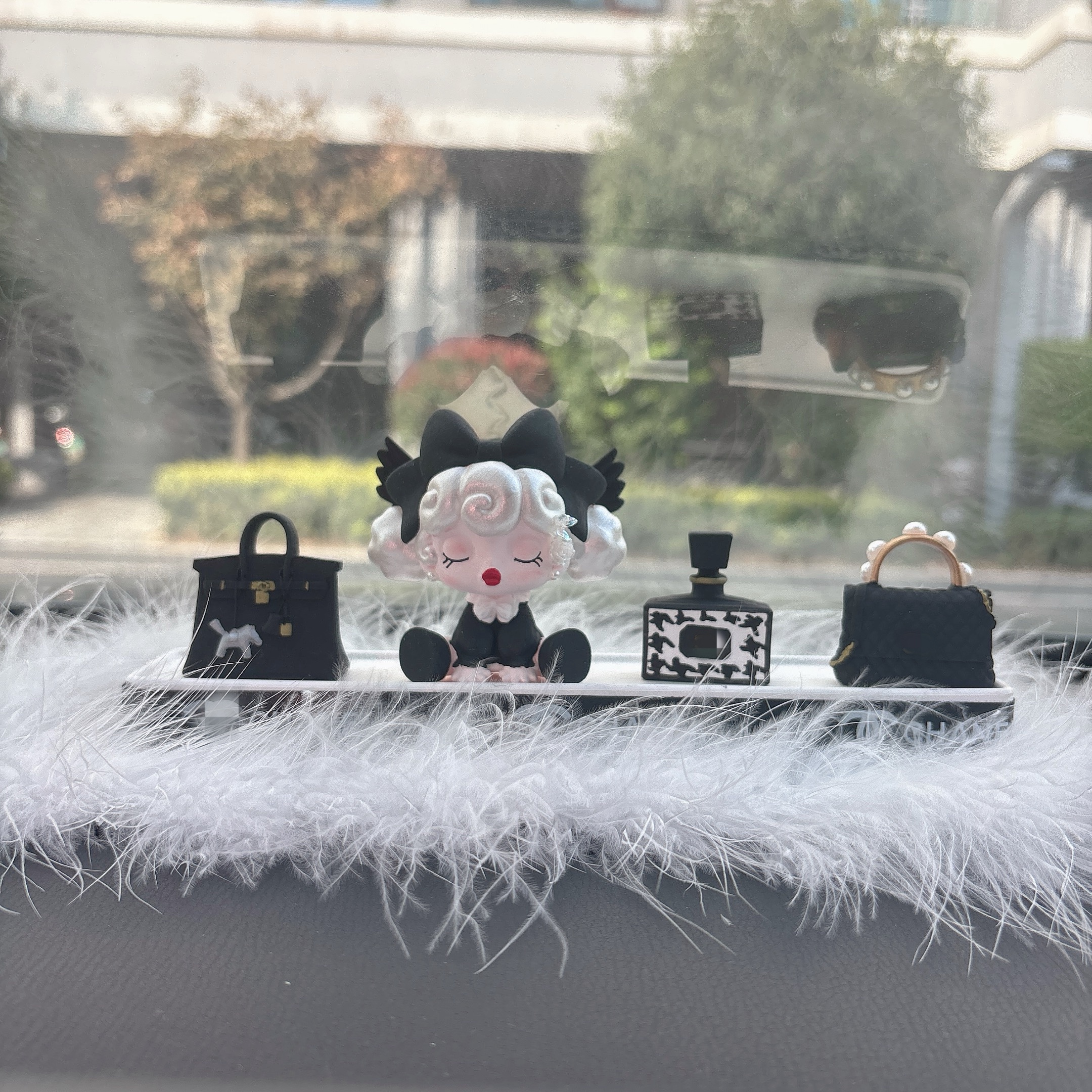 【专利】车载香水香薰中控台装饰摆件高级汽车内饰品创意新车礼物