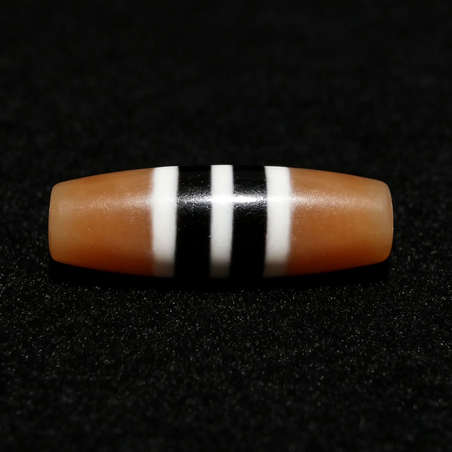 15307千年五线天珠Ancient West Asian Five-Stripe Dzi Bead