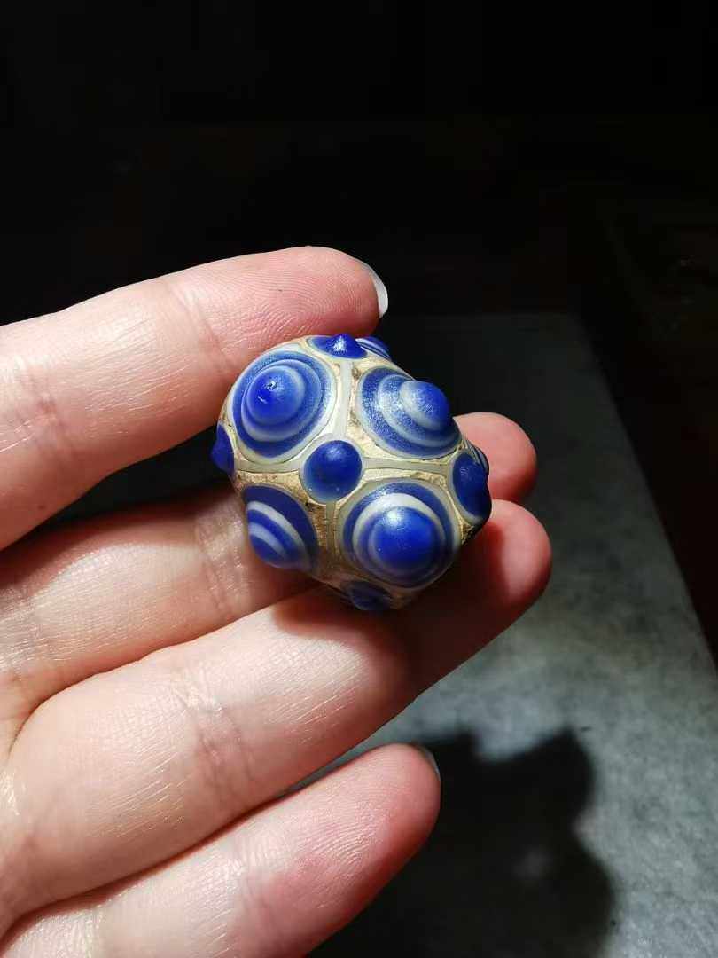 13689   西亚千年老琉璃蜻蜓眼大桶珠