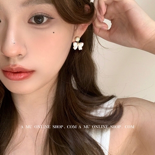 设计感甜美银针耳饰无耳洞耳夹 小蝴蝶结立体珍珠耳环 A.MU 迷人