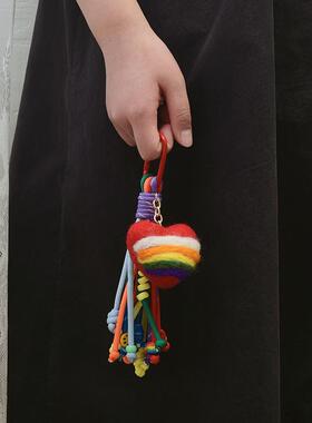 个性潮彩虹爱心流苏挂件彩色穗子少女心包挂小众红色包包吊坠饰品