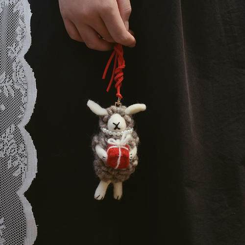 新年花羊挂件大号手工羊毛毡