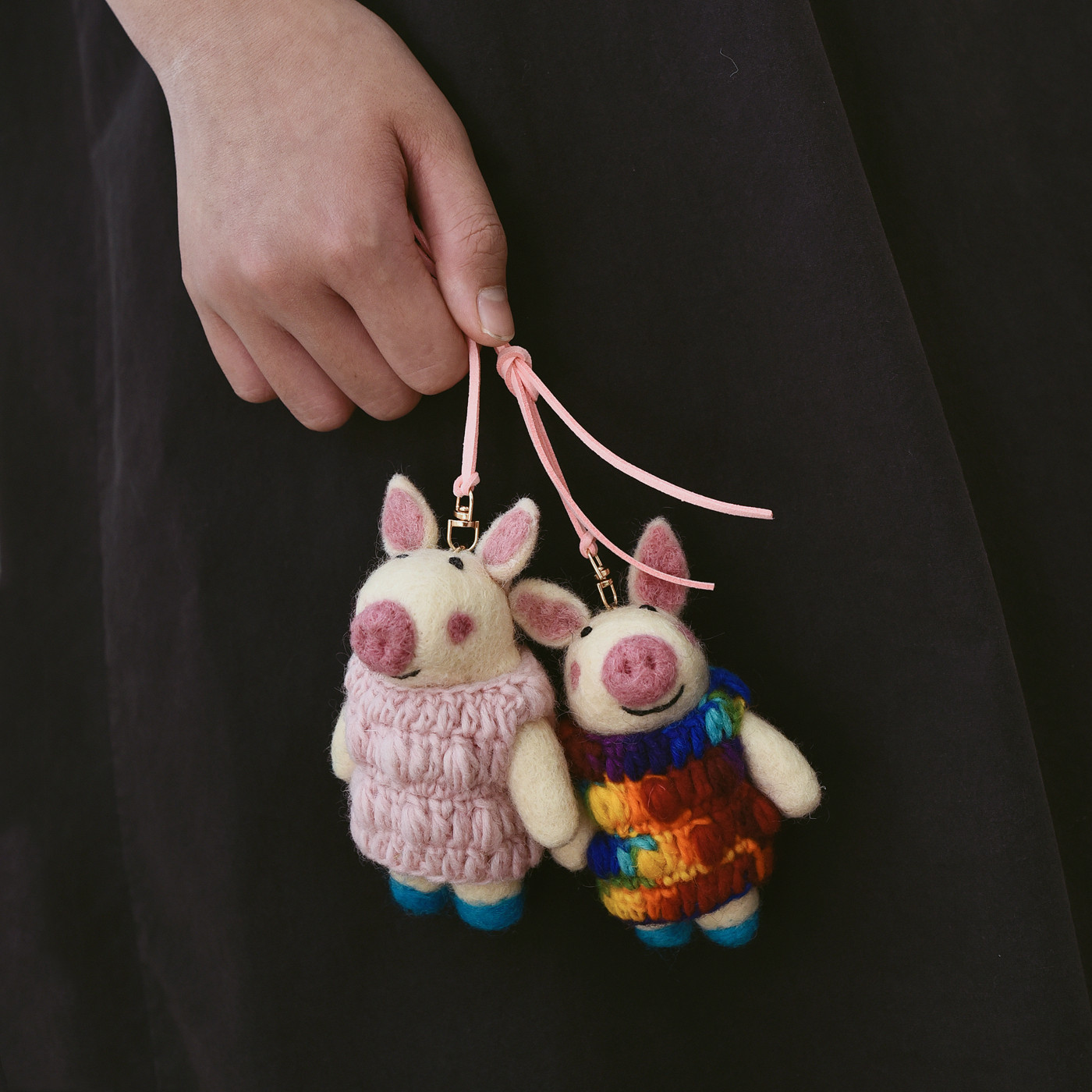 原创小众手工包挂羊毛毡挂件毛衣猪钥匙扣粉色车挂彩色挂饰女礼物,服饰配件/皮带/帽子/围巾,包挂件,淘宝优惠券,粉丝福利购,淘宝优惠卷