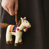 进口高品质彩色白马挂件立体卡通生肖马车挂马年包挂少女挂饰小众