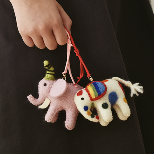 进口手工羊毛毡挂件可爱大象鹿皮绒包挂彩色车挂粉色挂饰学生书包