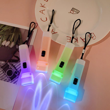 新款马卡龙色小手电筒强光电筒照明灯LED批发地摊实用小家电礼品