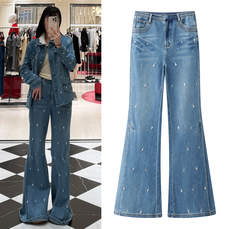 微喇牛仔裤2026春新款复古珠饰花朵刺绣兔耳朵高腰喇叭裤女长裤