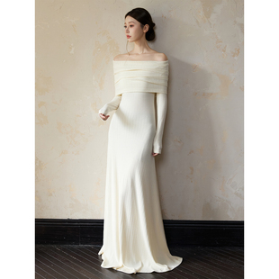 ONMOON 套头高弹长裙 2025秋冬白月光女神一字肩针织内搭连衣裙