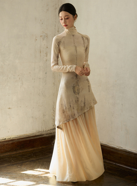 ONMOON 秋冬植物印花拼纱针织连衣裙 2025新款气质高领长袖裙子女