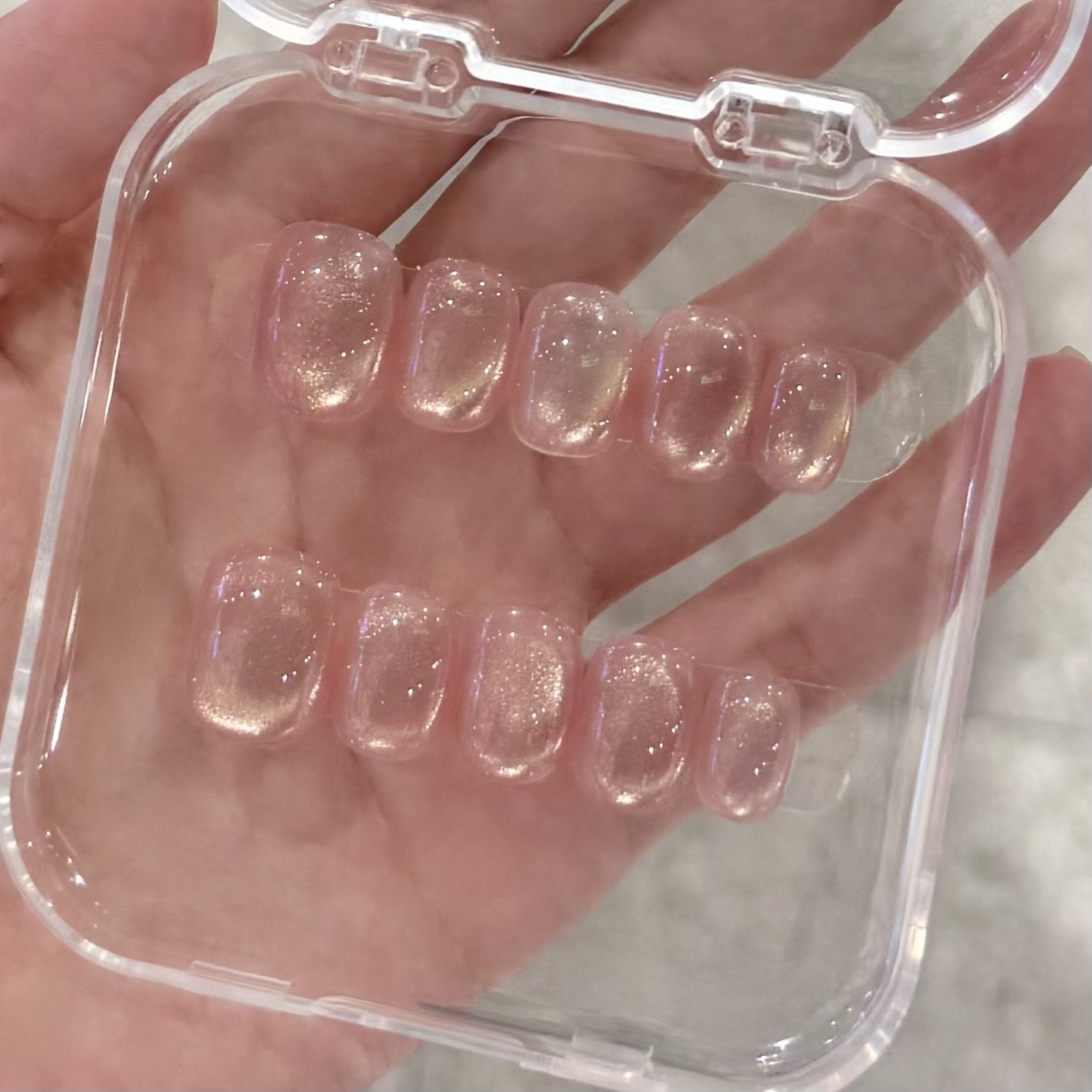 花校长粉色金光猫眼穿戴甲图片