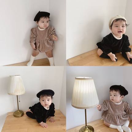 韓国の赤ちゃんは秋冬の服を着ます。お姫様風の長袖百日です。