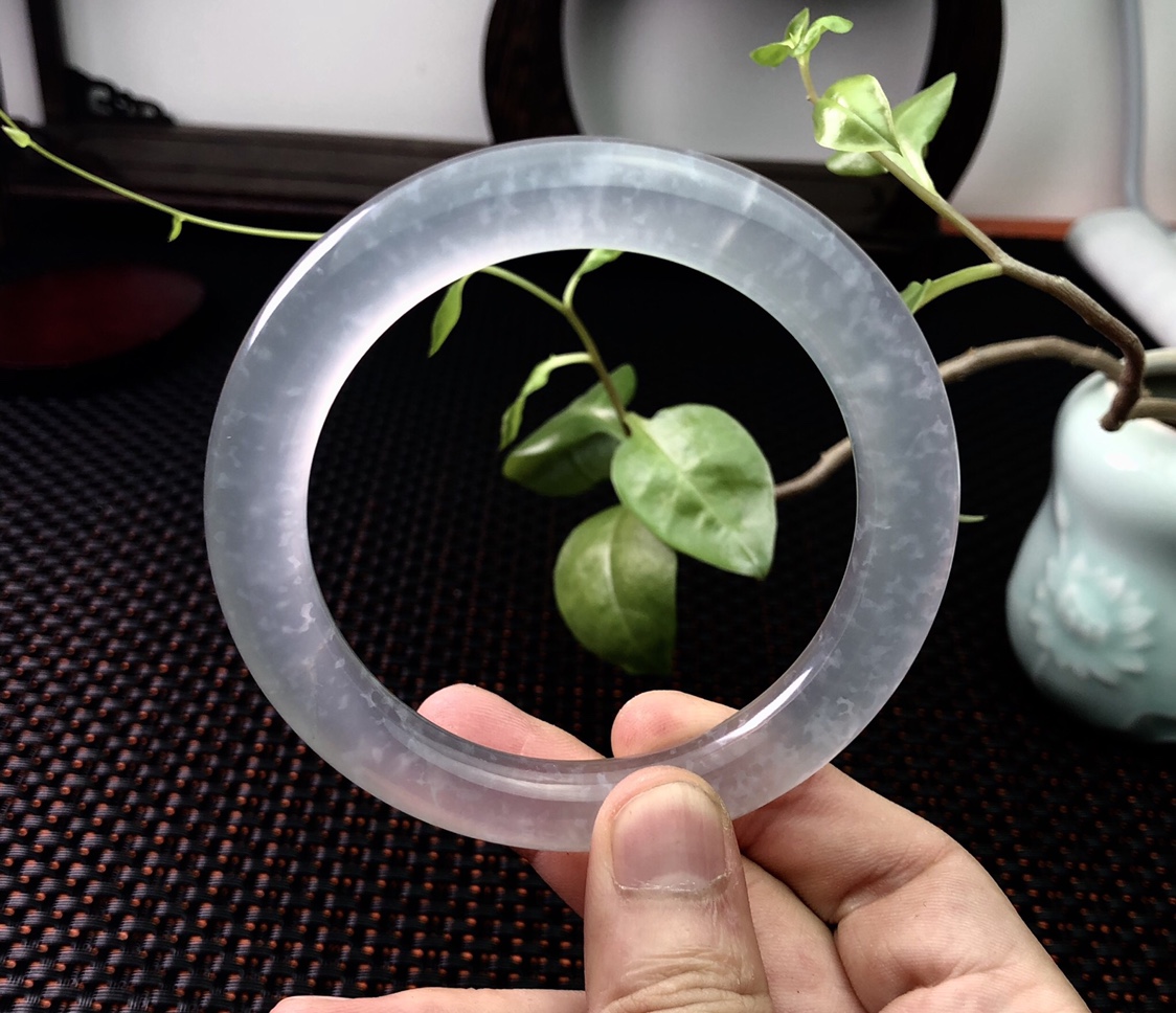巴西玛瑙手镯冰飘玉髓手镯极品正蓝水玻璃种冰种雪花棉