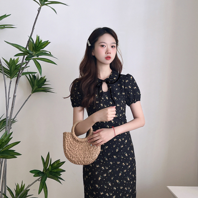 修身连衣裙碎花腰部褶皱显瘦