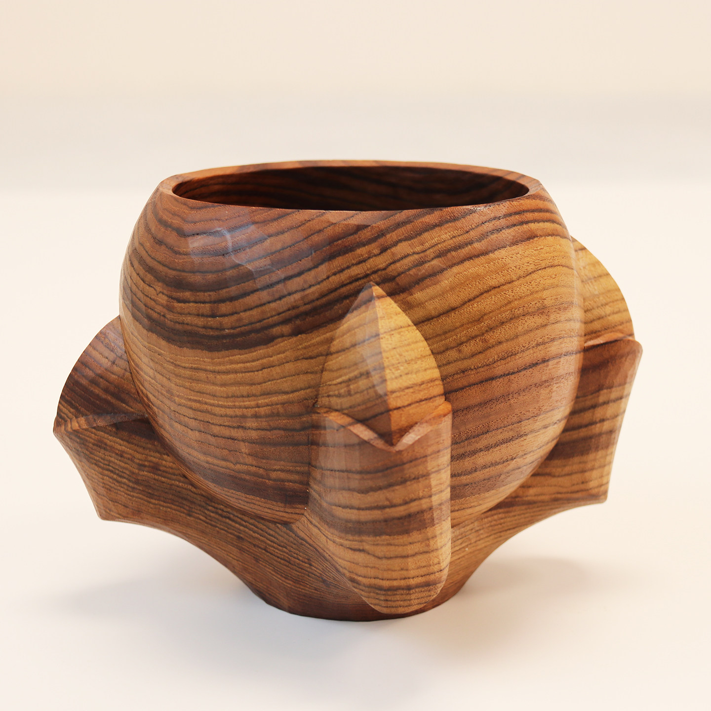 明院 原创设计真手工雕刻作品 柚木&ldquo;龙珠&rdquo;碗