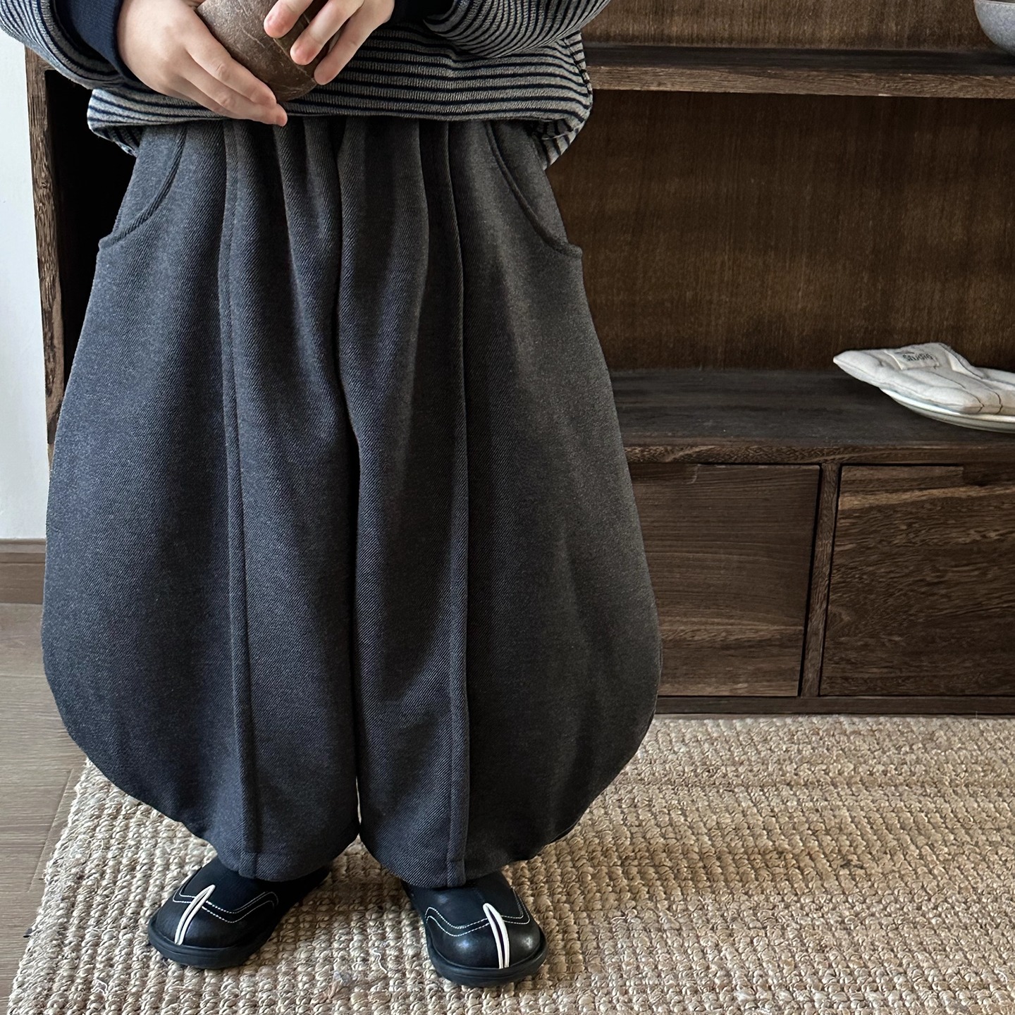 暮晨家新款冬装2025男童一体绒呢子弯刀裤儿童宽松加厚保暖灯笼裤