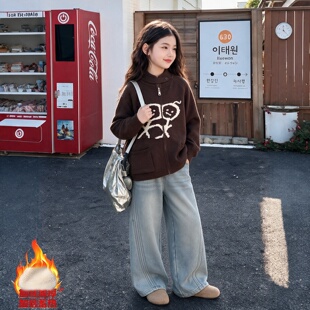 女童韩系秋冬开衫毛衣套装2026新款中大童韩版加绒牛仔裤时尚冬装
