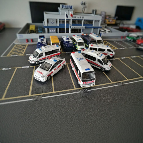 微影TINY香港警车模型普锐斯176