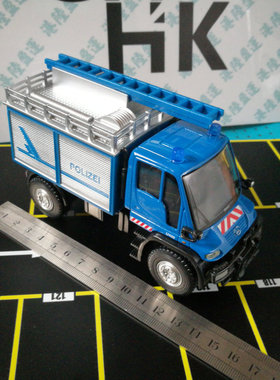 合金车模型奔驰平治乌尼莫克U400欧洲警轻载消防车不开门比例1:40