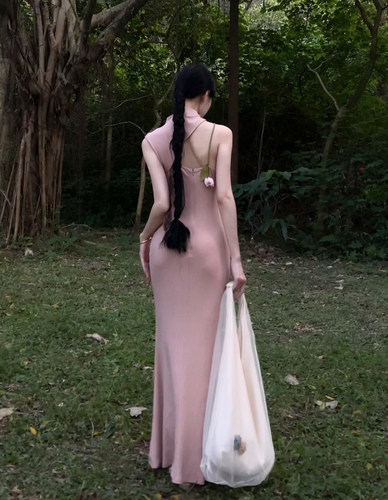 病溃的月季| 仙楊Vincent Yang 烟熏粉弹力棉女士连衣裙