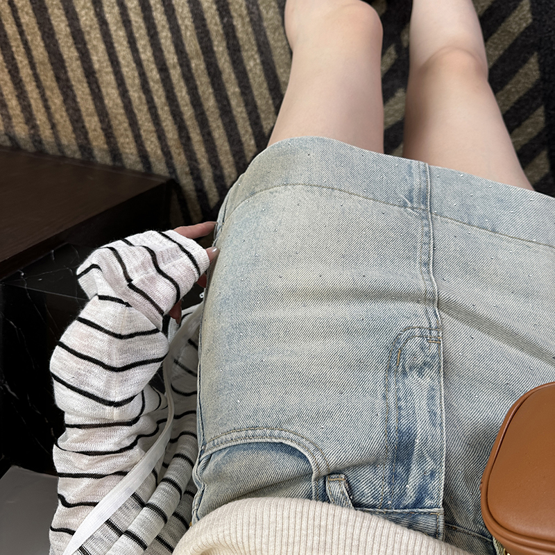 夏日新宠~!防走光烫钻牛仔短裙
