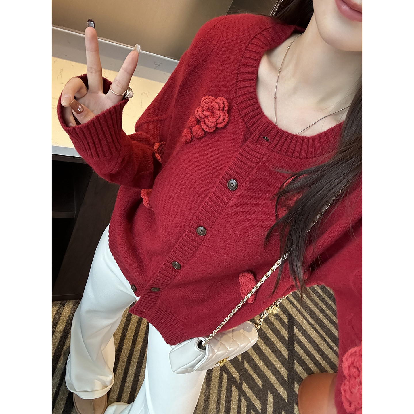 狠狠心动！！柔软全羊毛立体花朵开衫女2026新款宽松圆领针织毛衣,女装/女士精品,毛针织衫,淘宝优惠券,粉丝福利购,淘宝优惠卷