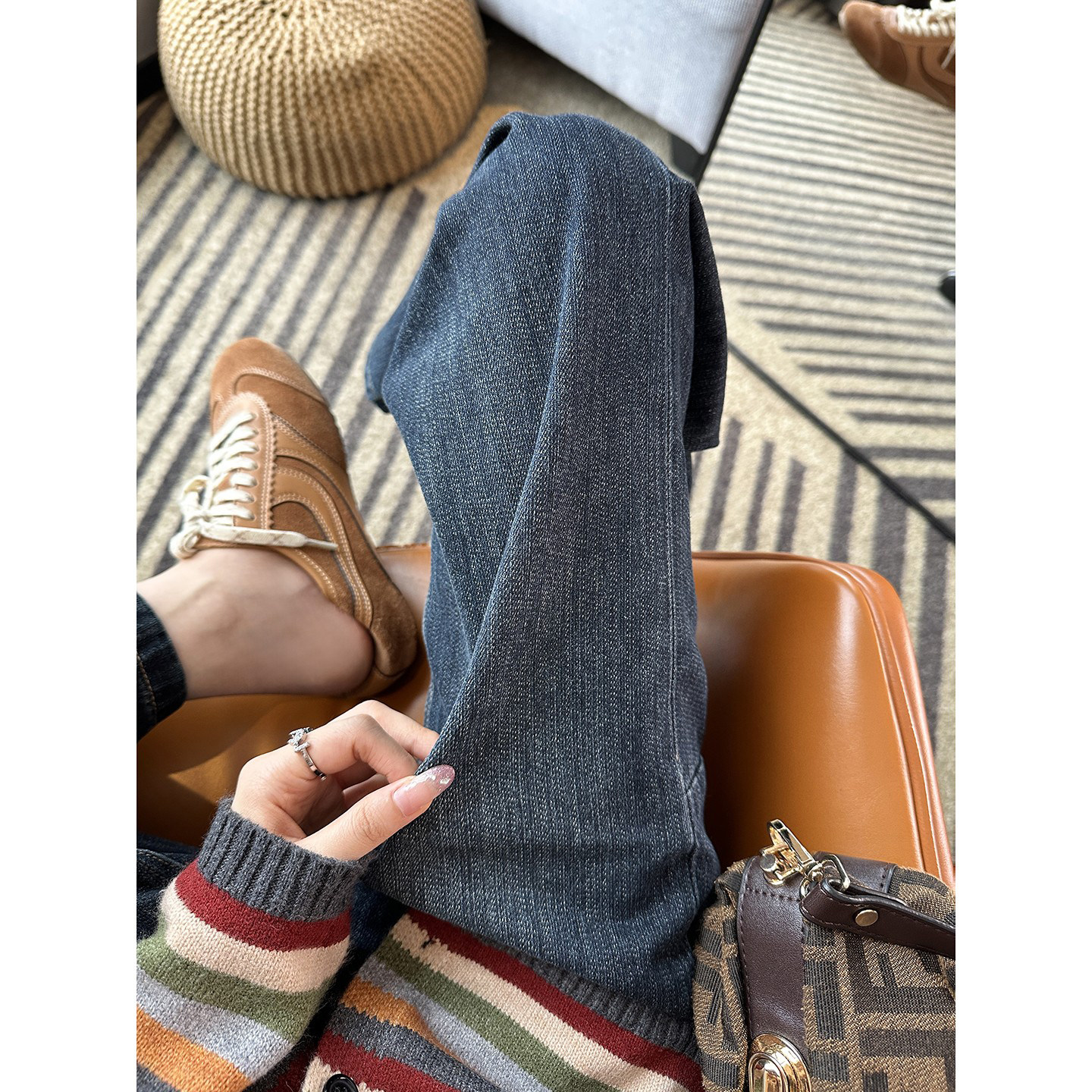 裤型绝绝子！遮胯显瘦弯刀牛仔裤