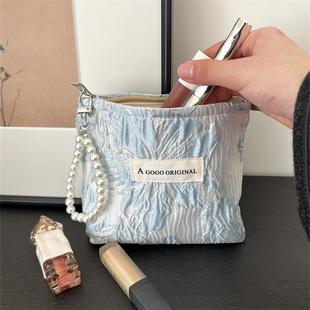 褶皱小众高级感便携小号化妆包立体女生月事包钱包杂物收纳袋拉链