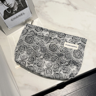 ins高级感化妆包小玫瑰大容量便携内胆包护肤品收纳袋证件包洗漱