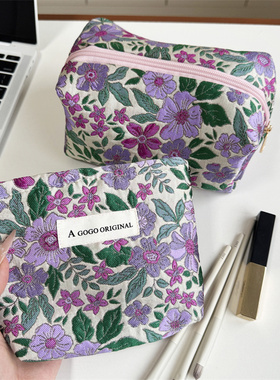 ins紫色花朵化妆包2025布艺收纳袋护肤品洗漱包粉刷包姨妈巾包