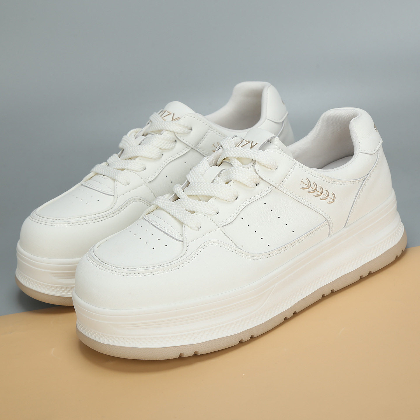 2026春季新款大码女鞋41到43时尚厚底板鞋舒适休闲小白鞋大号单鞋,女鞋,休闲板鞋,淘宝优惠券,粉丝福利购,淘宝优惠卷