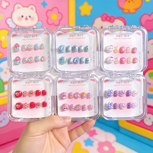女孩手工卡通立体美甲贴