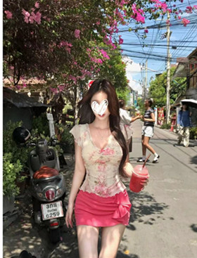 甜辣性感碎花蕾丝V领上衣女夏