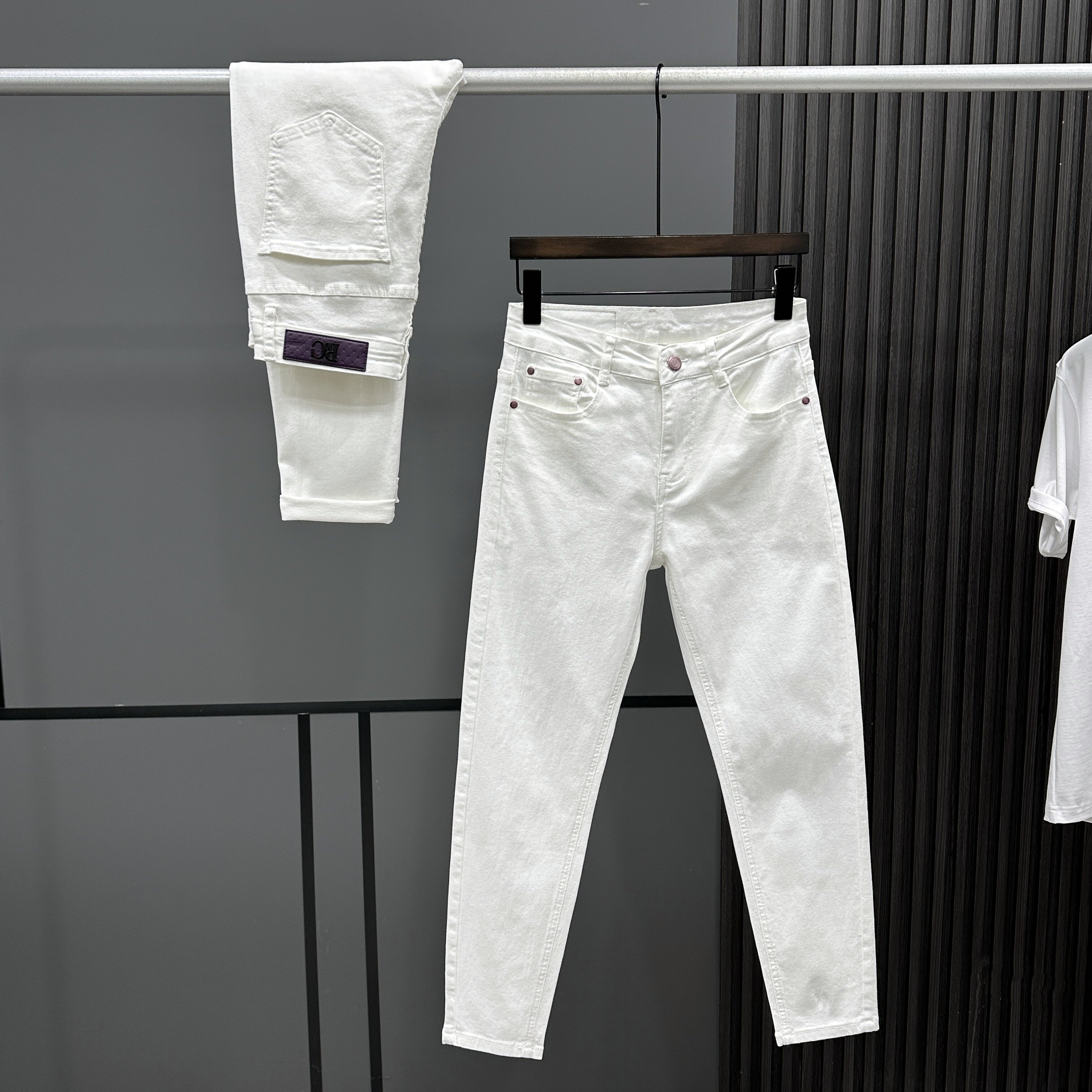 经典纯白色水洗修身小脚九分牛仔裤男款春夏新款潮牌时尚简约弹力