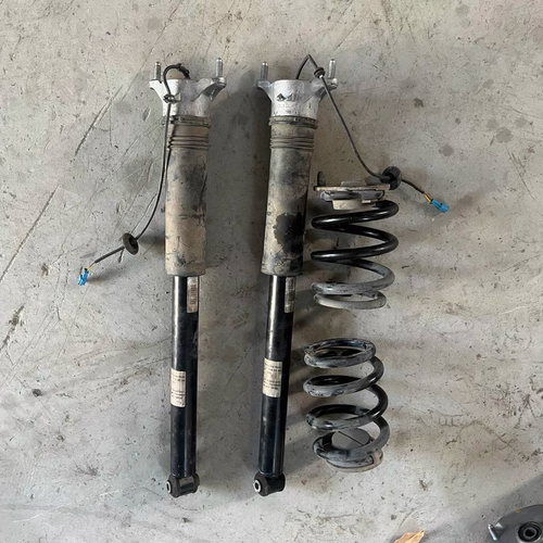 适用奔驰A45AMG177 118CLAAMG前后减震器 避震器弹簧机芯