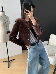 2024春季新款高级感复古金扣小香风丝绒西装短外套女显瘦百搭上衣