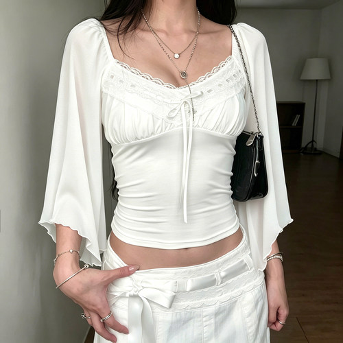 少女蝴蝶结蕾丝拼接长袖T恤