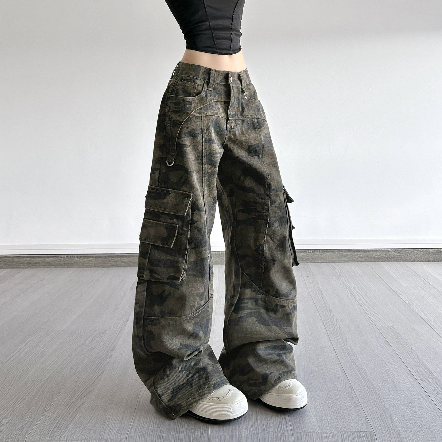 ROCKMORE【美式街头】军绿色迷彩印花口袋工装裤酷帅休闲牛仔裤女