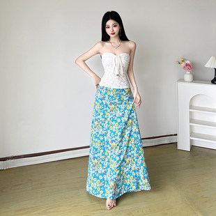 绑带半身裙 蓝色小碎花长款 白色系带褶皱抹胸 度假风 ROCKMORE