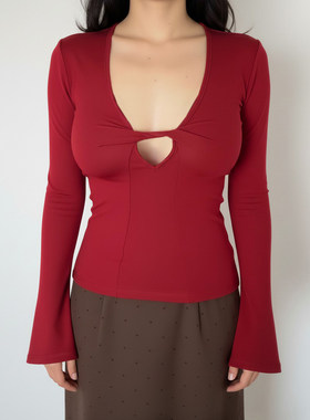 ROCKMORE【欧美性感】辣妹红色扭结镂空V领低胸长袖T恤内搭打底衫