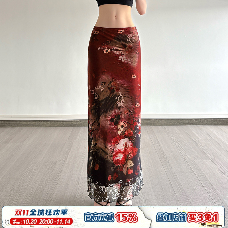 复古红色植系印花晕染半身裙