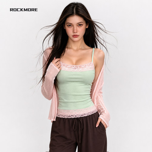 浅绿色蕾丝拼接度假风背心吊带女