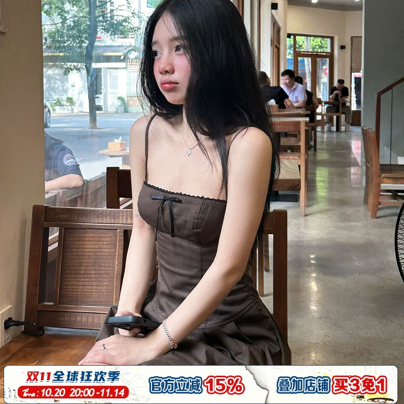 花边胸型蝴蝶结拼接吊带连衣裙