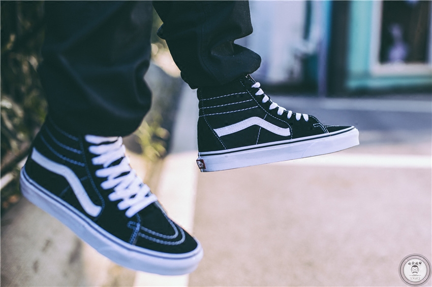 ÀÏÒ¯ÏÖ»õVans SK8 hi ºÚ°×¾µä¿î·«²¼Ð¬ÄÐЬŮЬVN0D5IB8C´óÂë
