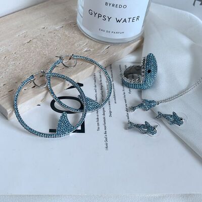 镶嵌锆石可爱个性小鲨鱼